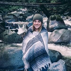 Meet your Posher, Holly